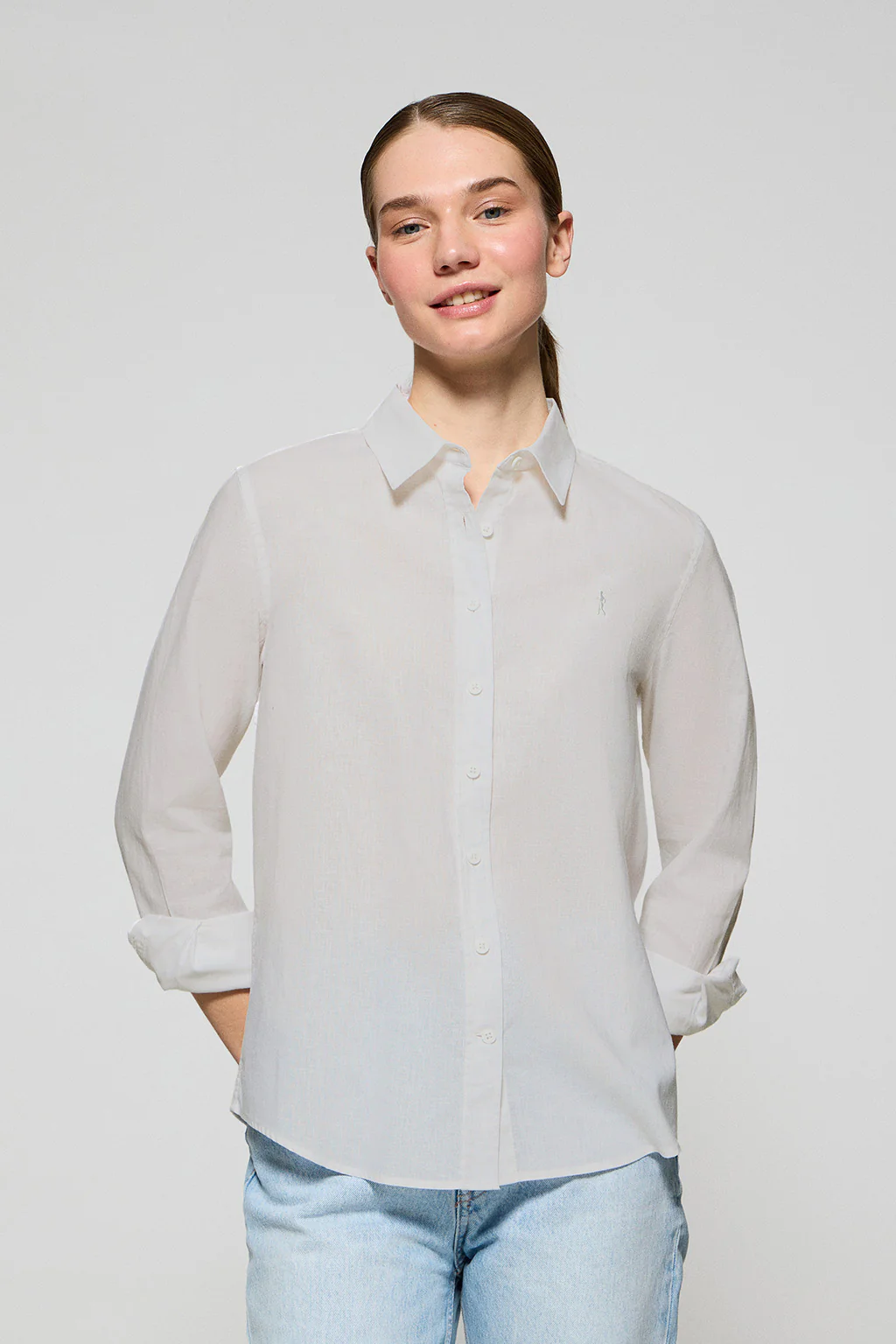 White regular-fit shirt in linen and cotton with Rigby Go embroidery