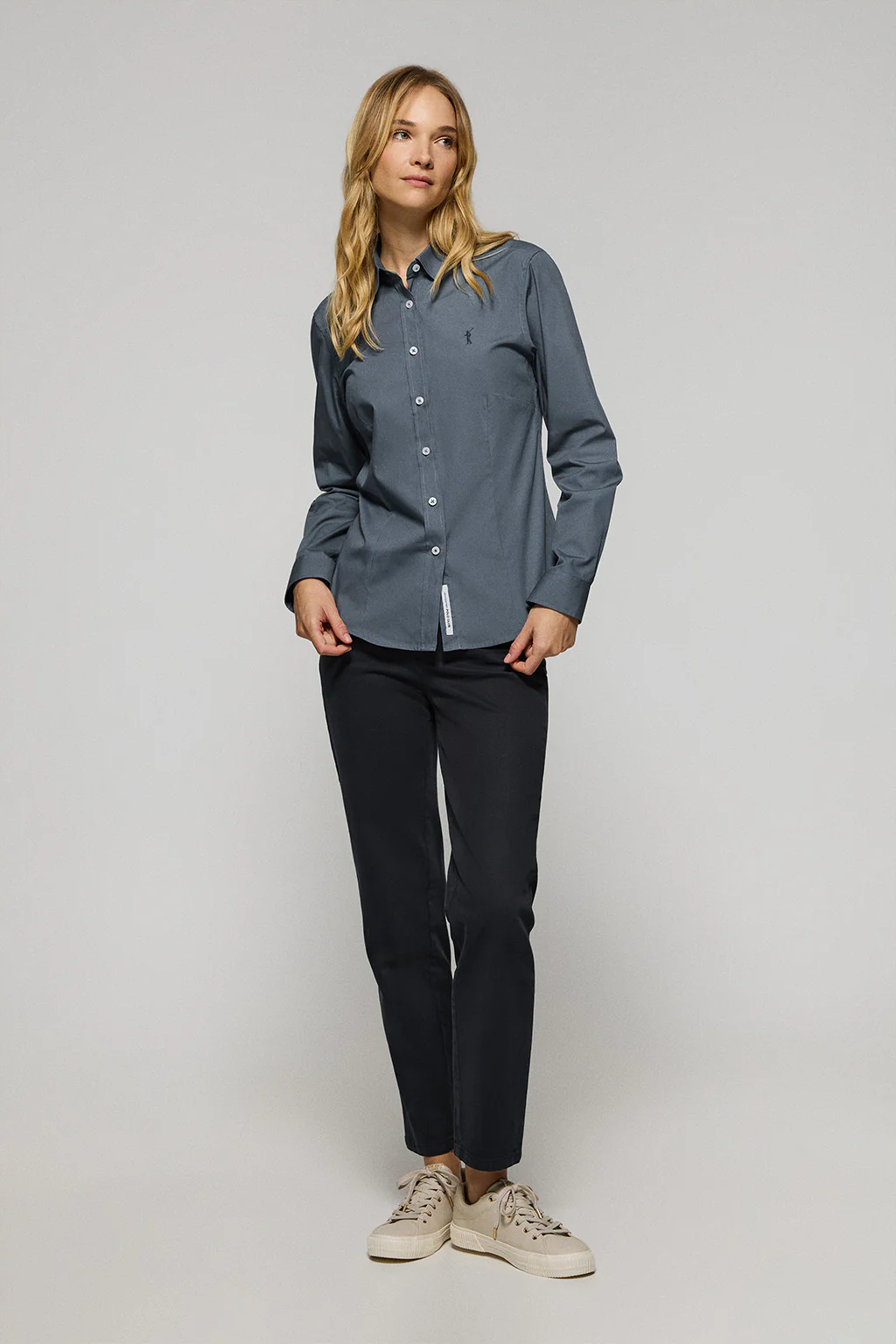 Denim-blue slim-fit poplin shirt with Rigby Go embroidery - Image 3