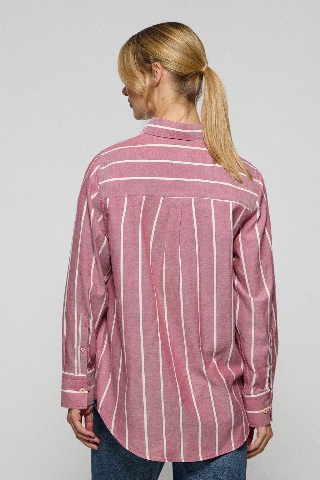 Burgundy relax shirt Salima with Rigby Go logo - Image 5