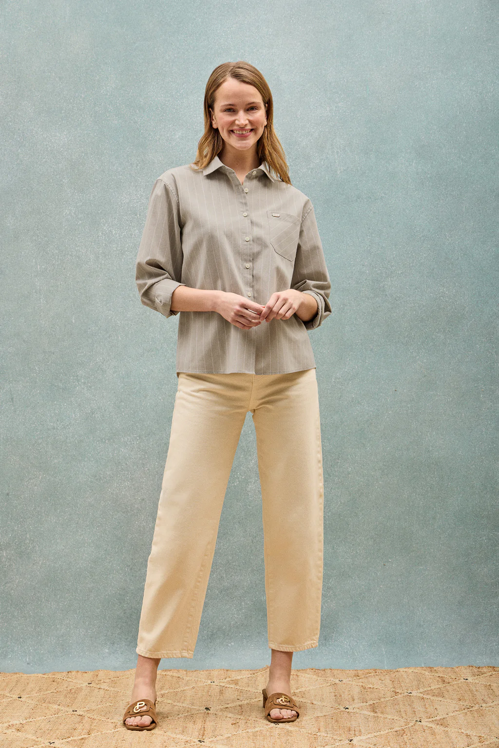 Beige loose-fit striped shirt Scarlet with pearly button - Image 10