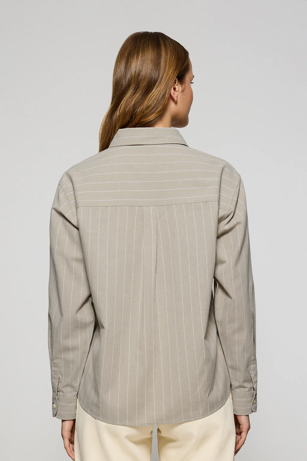 Beige loose-fit striped shirt Scarlet with pearly button - Image 2