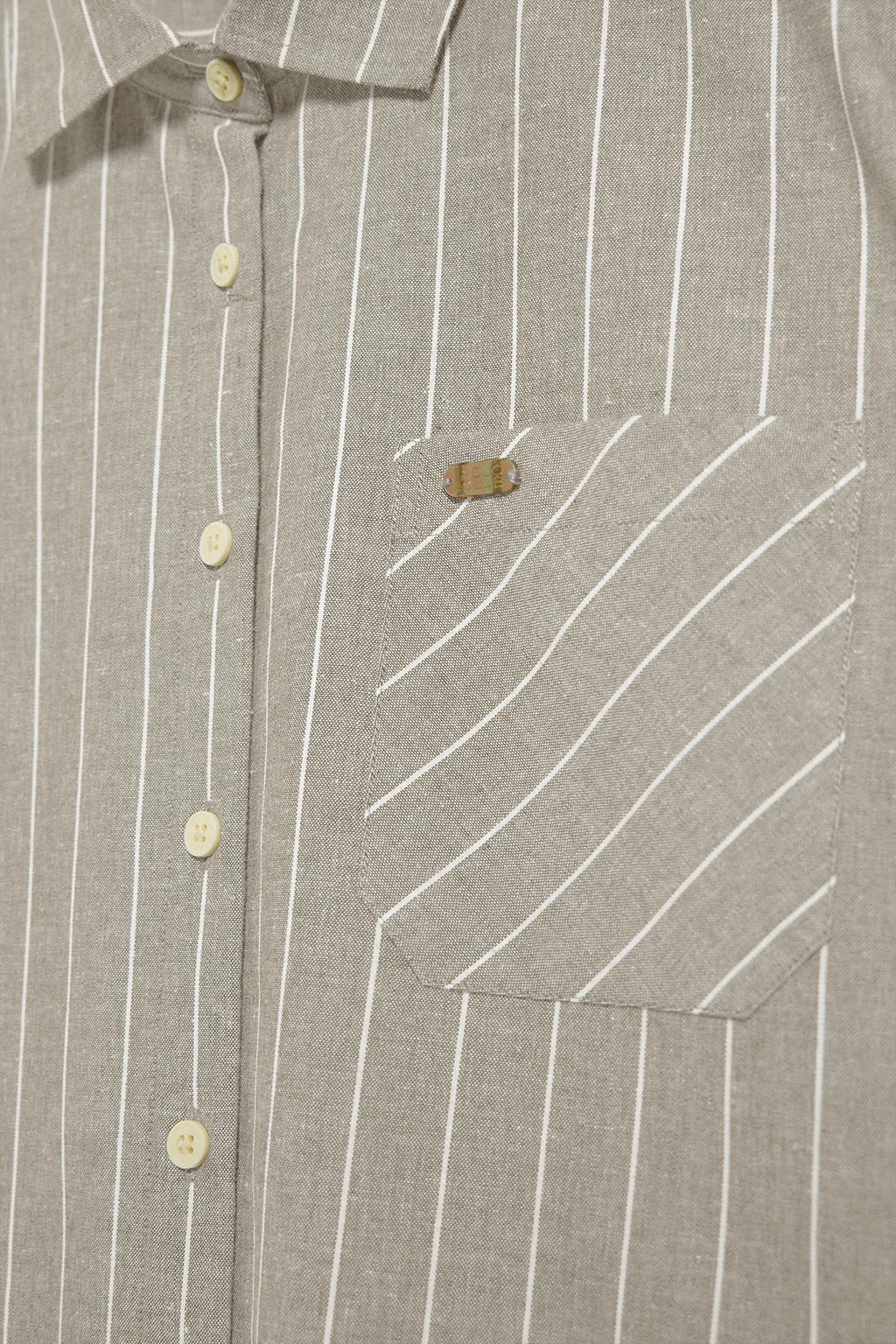 Beige loose-fit striped shirt Scarlet with pearly button - Image 6