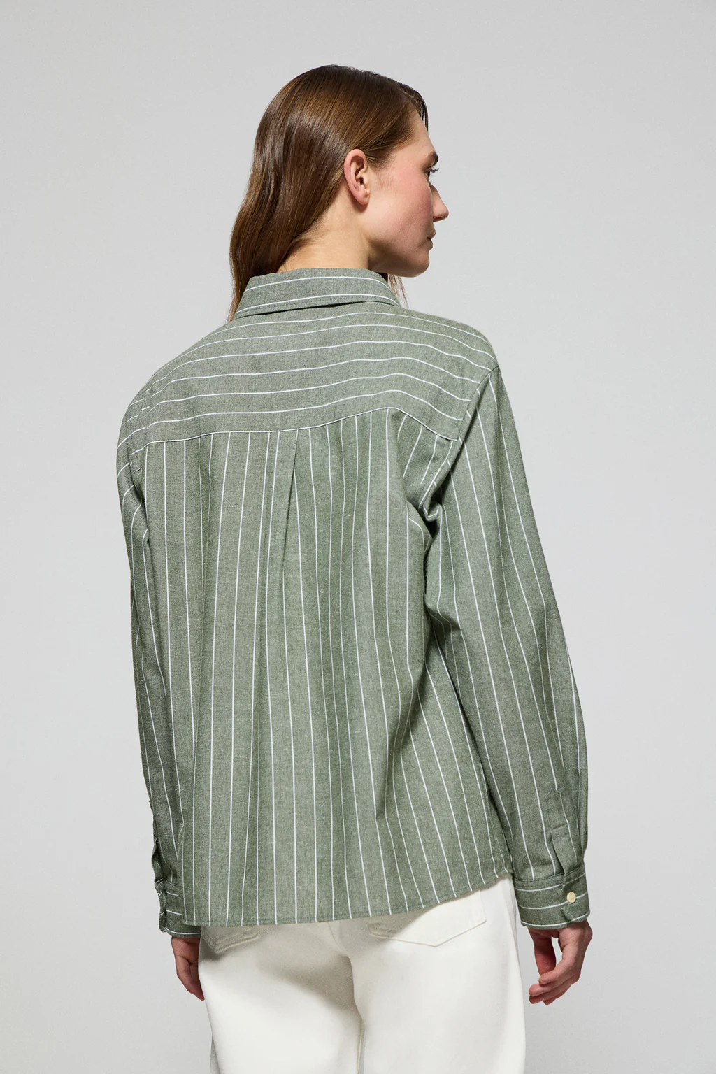 Loose-fit striped shirt Scarlet with pearly button - Image 2