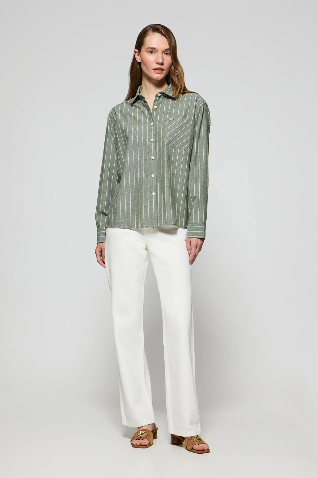 Loose-fit striped shirt Scarlet with pearly button - Image 4