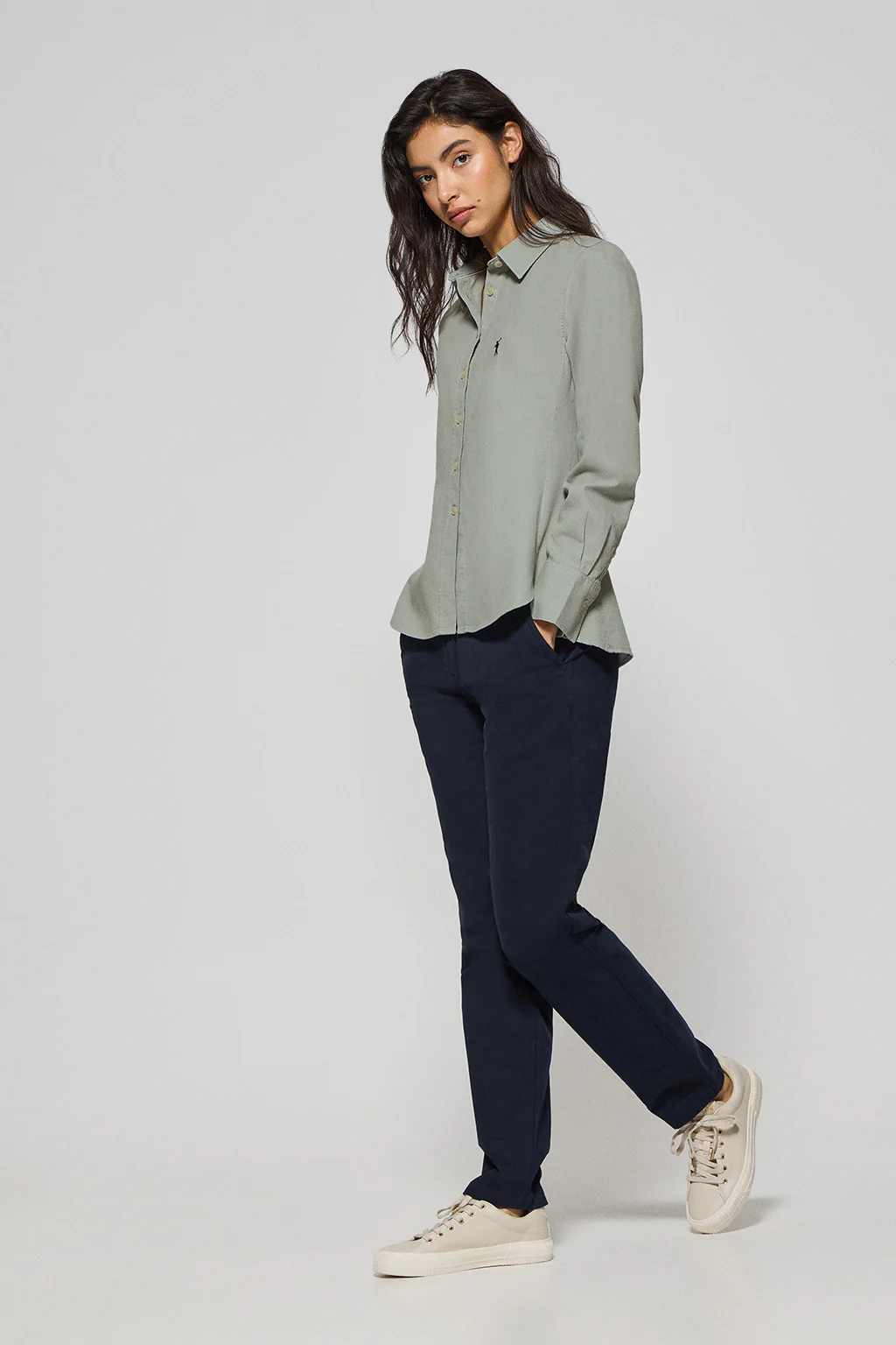Light-green slim-fit shirt Sefora with Rigby Go logo - Image 4