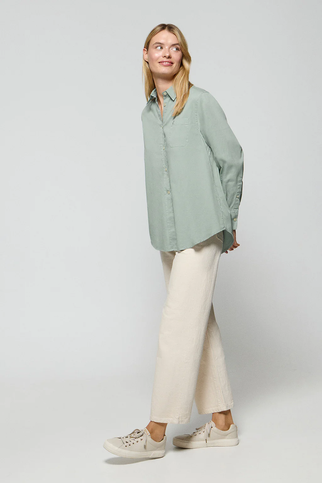 Light-green shirt Simona with monogram PC embroidery - Image 4