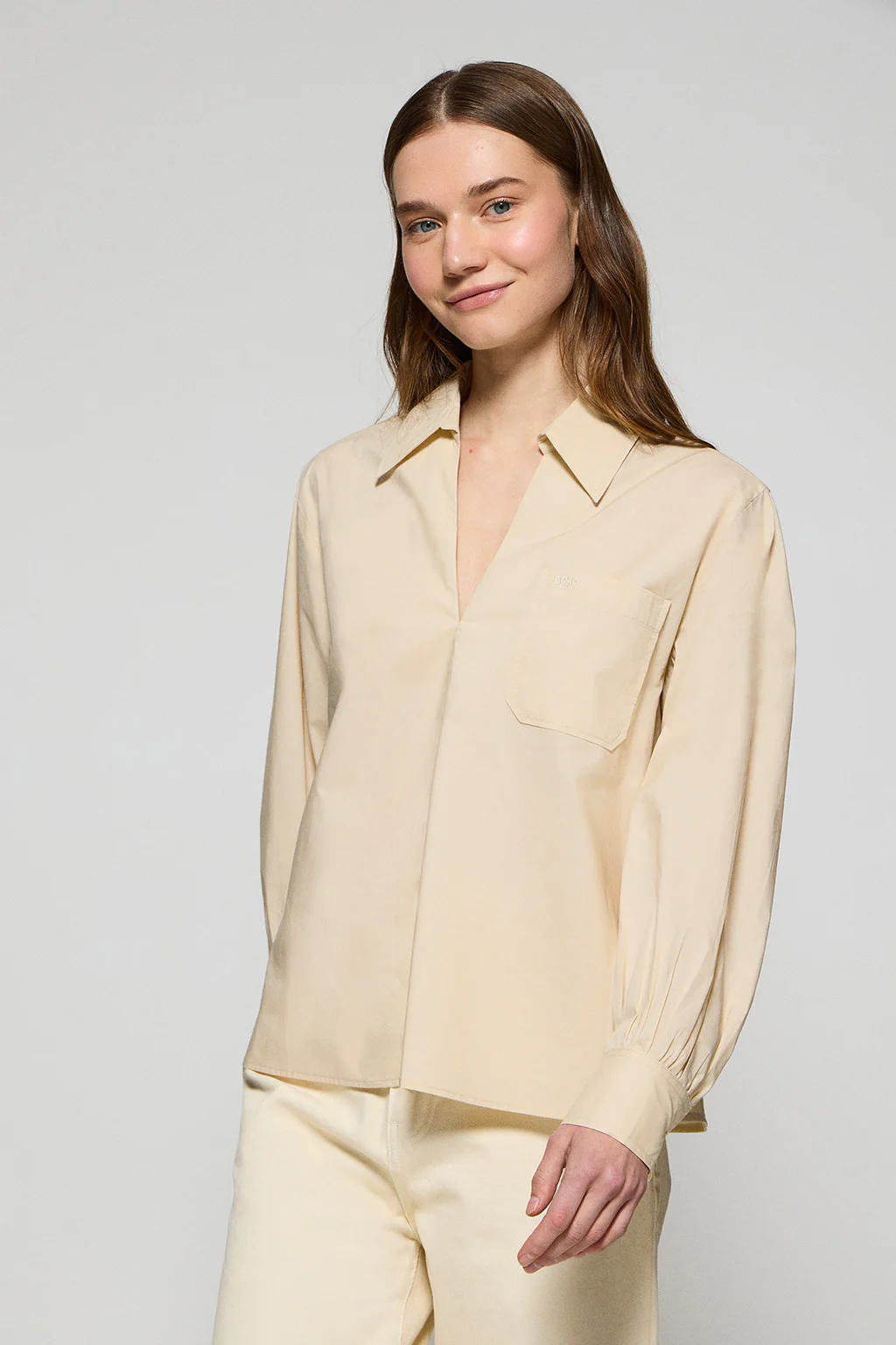Beige cotton blouse Solar with embroidered detail