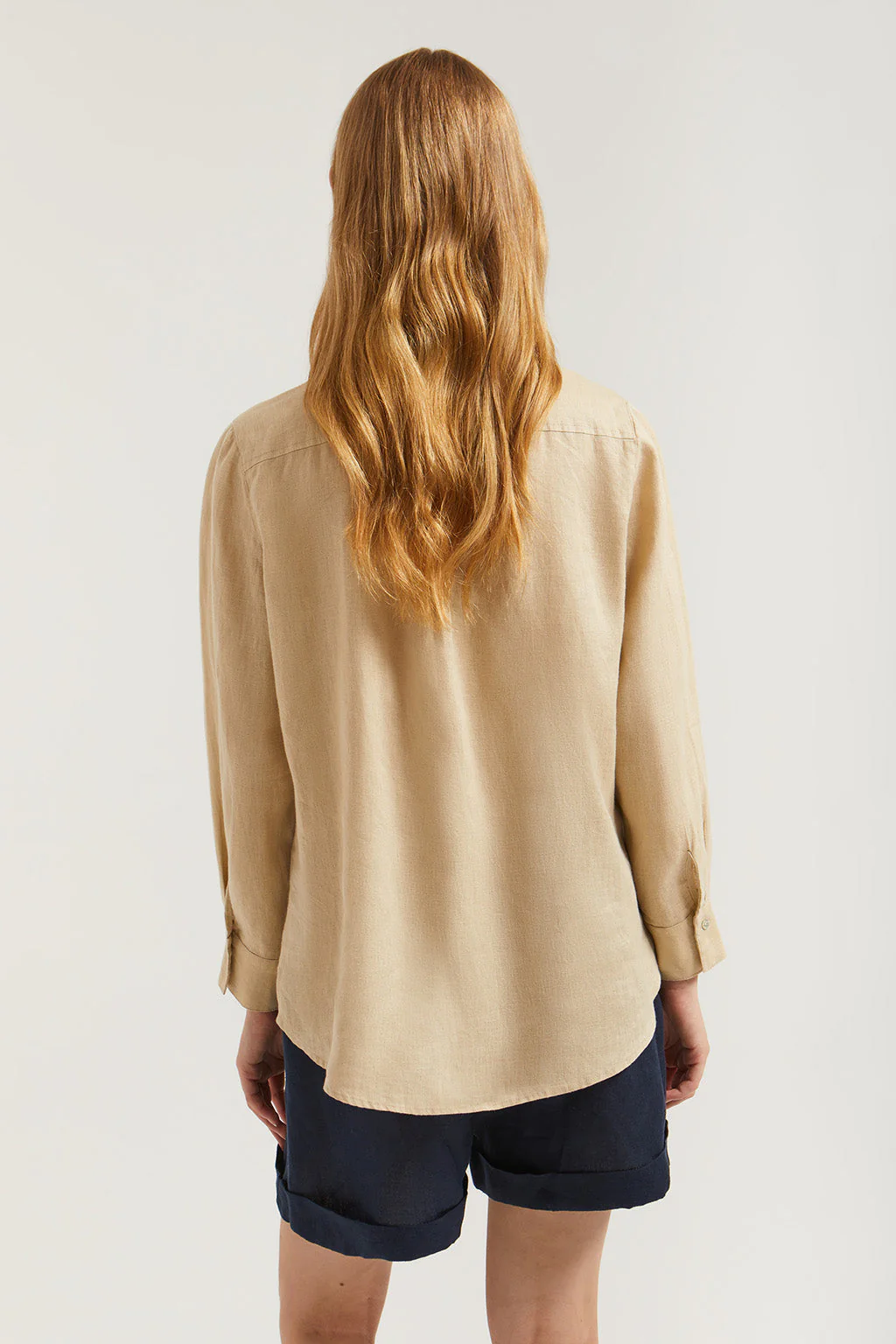 Beige linen shirt with embroidered detail - Image 6