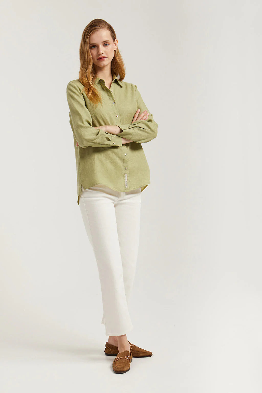 Green linen shirt with embroidered detail - Image 4