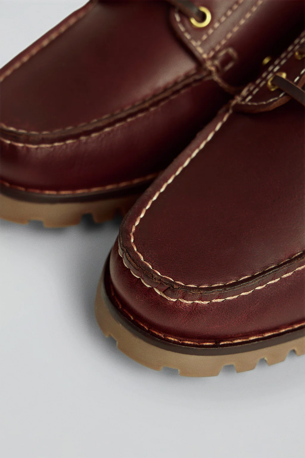 Brown boat shoe Oliver with Polo Club branded details - Image 5