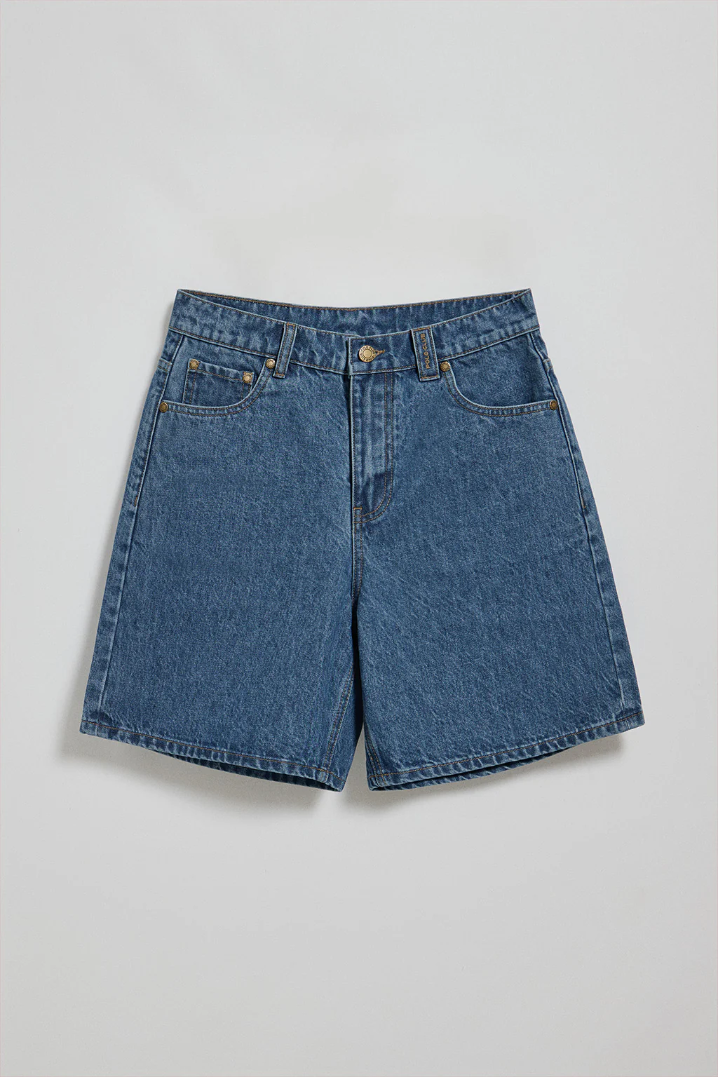 Denim shorts Juno with embroidered logo - Image 10