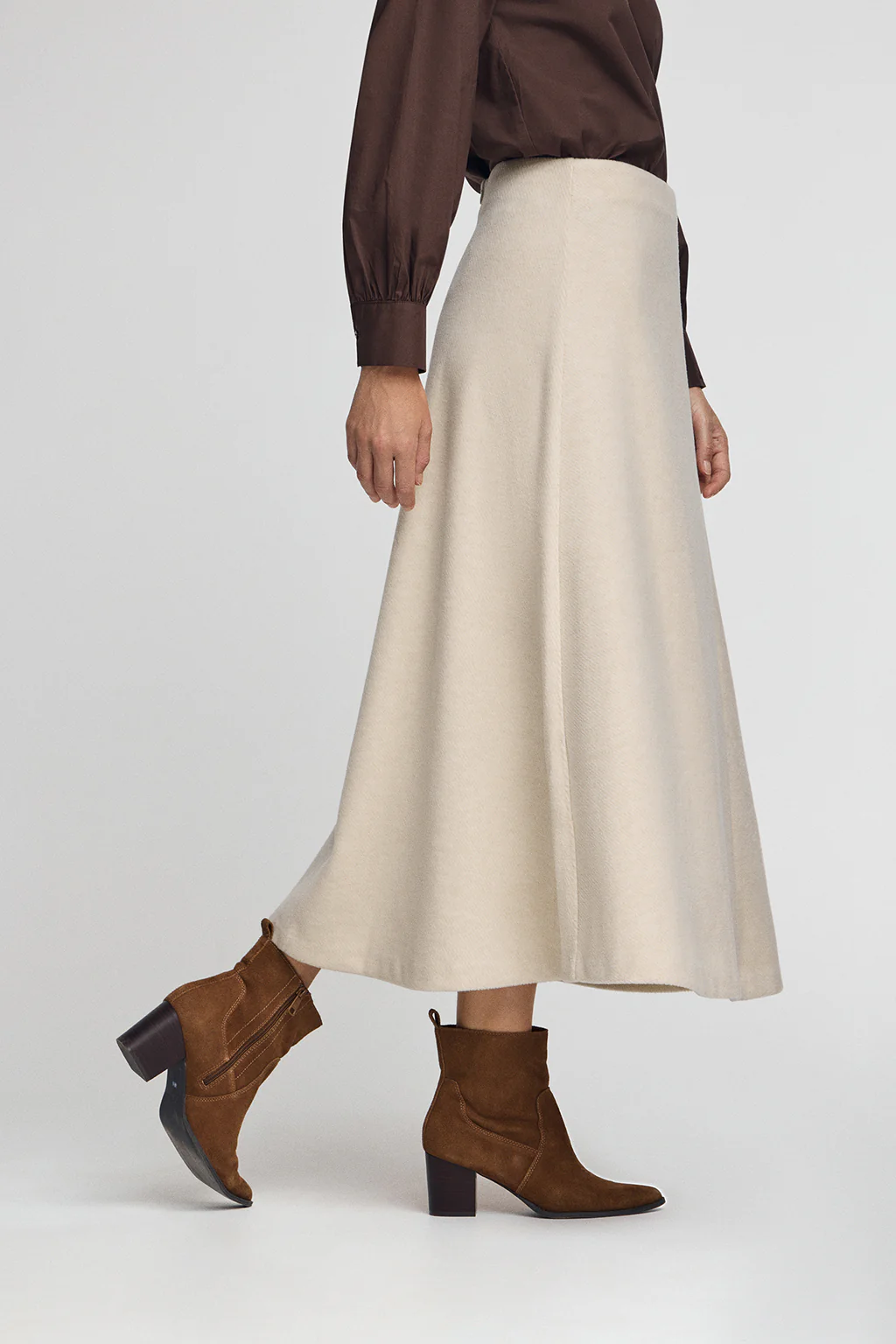 Nude wool skirt Aria with Polo Club details - Image 3