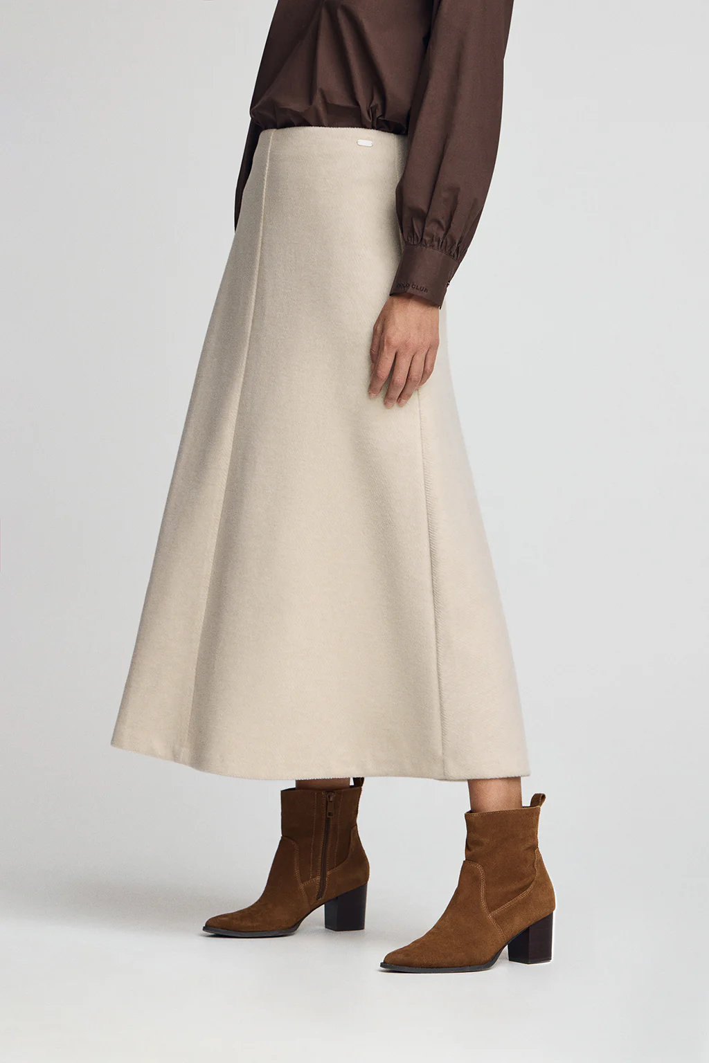 Nude wool skirt Aria with Polo Club details - Image 4