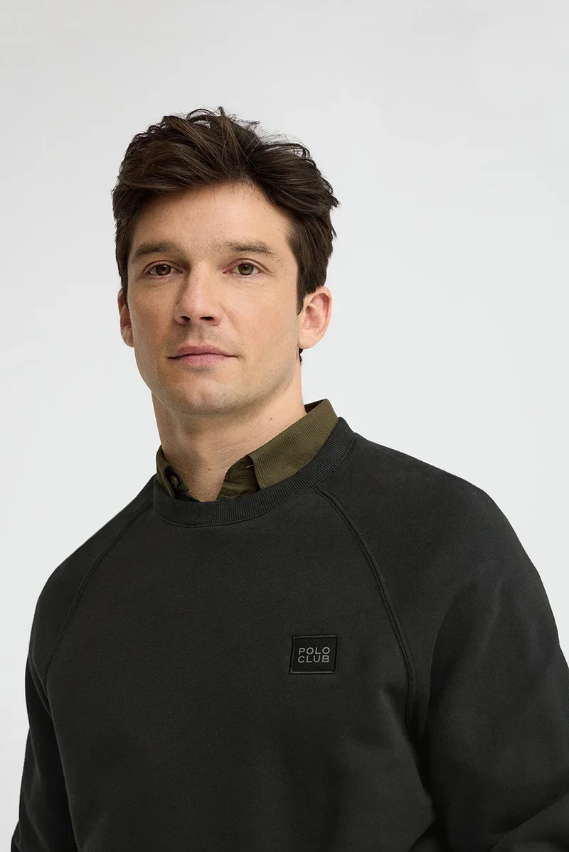 Black round-neck sweatshirt with Polo Club patch - Image 3