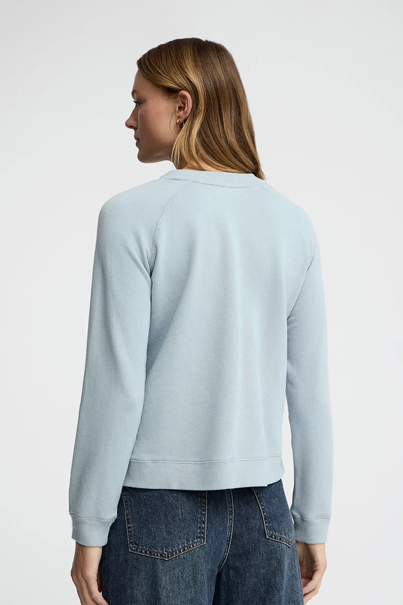 Light-blue sweatshirt with raglan sleeves and Rigby Go embroidery - Image 5