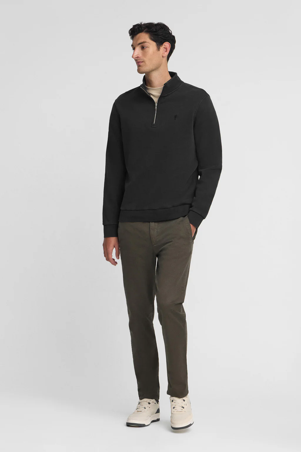 Black half-zip sweatshirt with washed effect and Rigby Go logo - Image 3