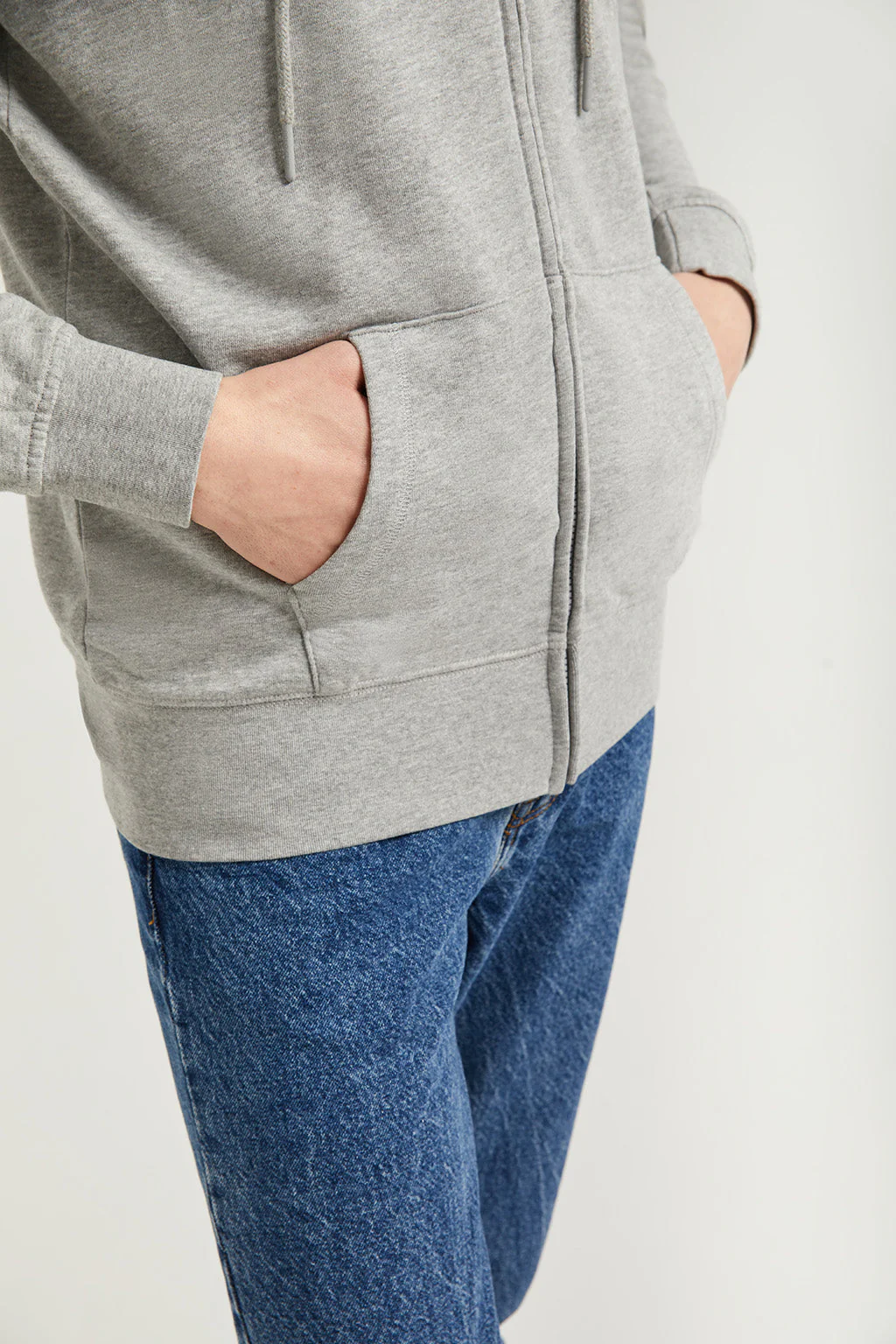 Grey-vigore zip-through hoodie with Rigby Go logo - Image 5