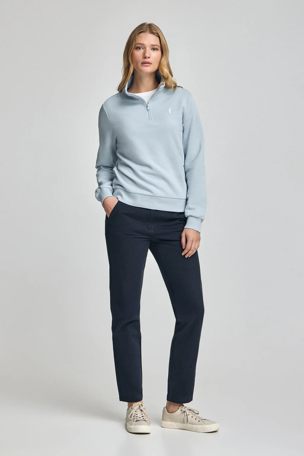 Light-blue half-zip sweatshirt with Rigby Go embroidery - Image 4