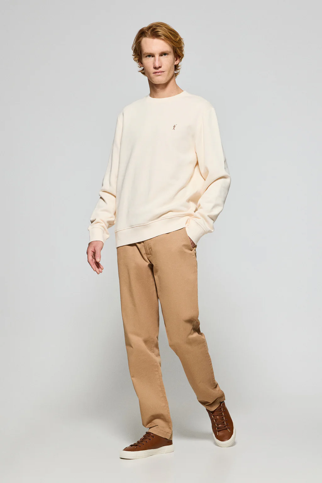 Nude round-neck sweatshirt with Rigby Go embroidered logo - Image 4
