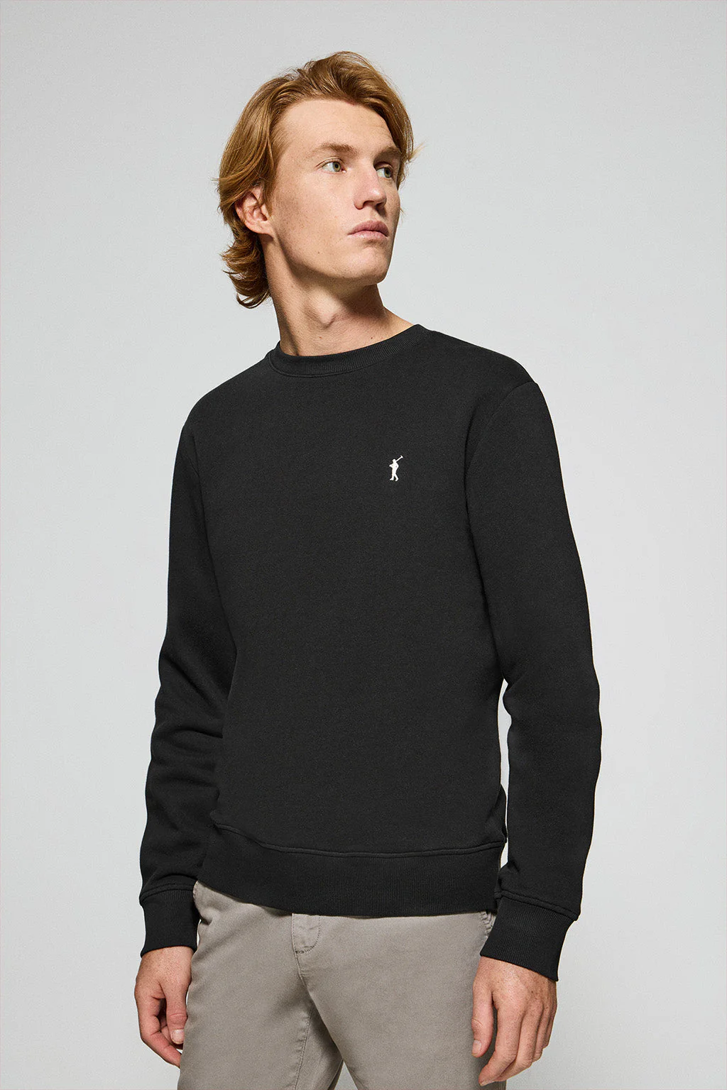 Black round-neck sweatshirt with Rigby Go embroidered logo