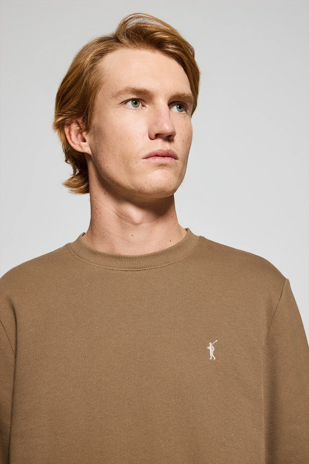 Brown round-neck sweatshirt with Rigby Go embroidered logo - Image 3