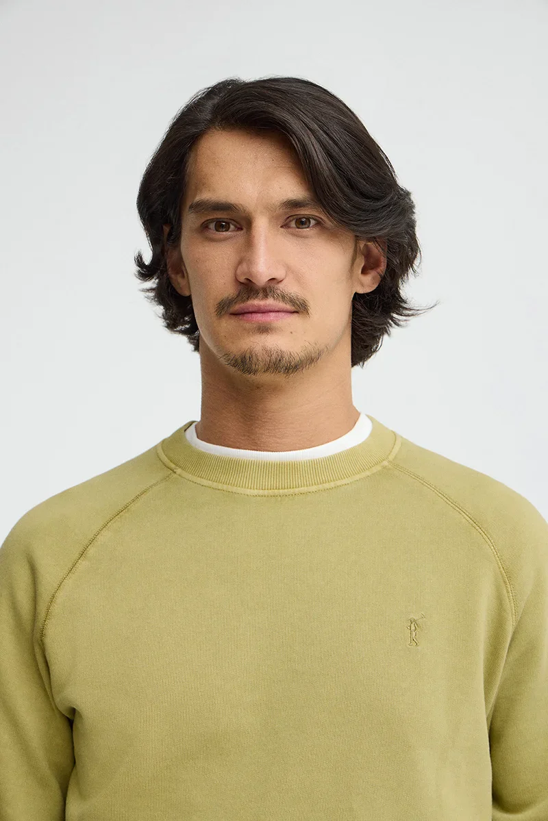 Leaf-green round-neck sweatshirt with Rigby Go embroidery - Image 3