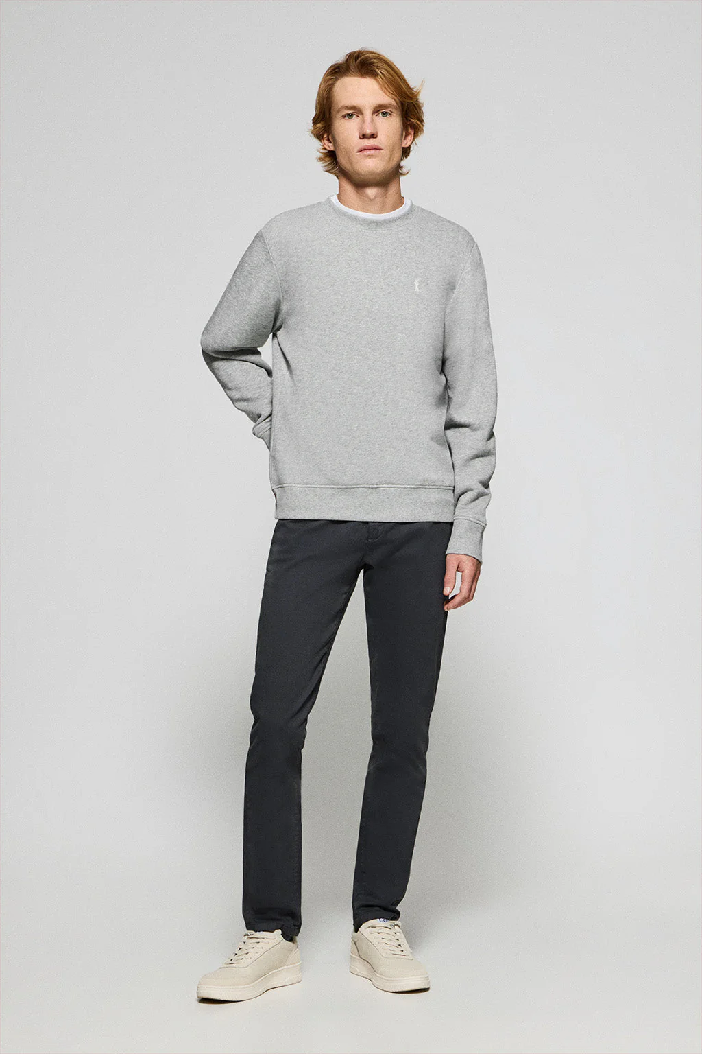 Grey-marl round-neck sweatshirt with Rigby Go embroidered logo - Image 3