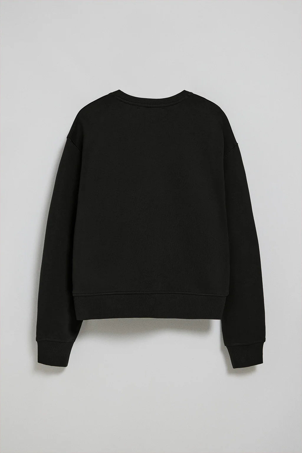 Black round-neck sweatshirt with Rigby Go embroidery - Image 6