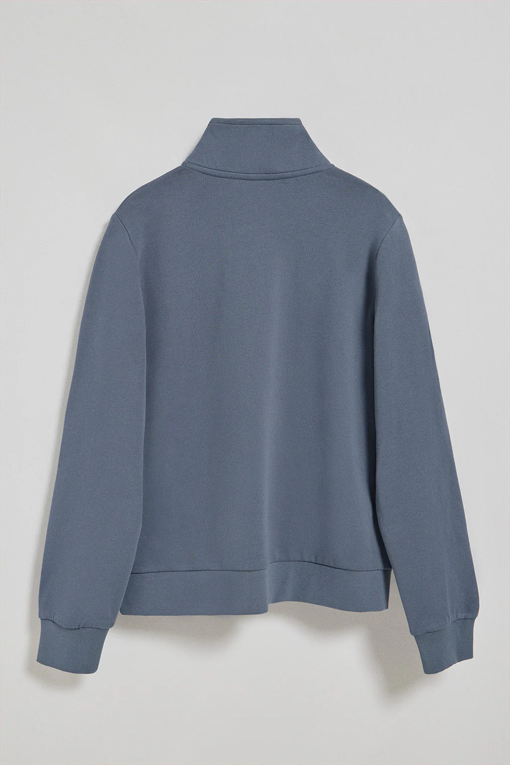Denim-blue half-zip sweatshirt with Rigby Go logo - Image 6