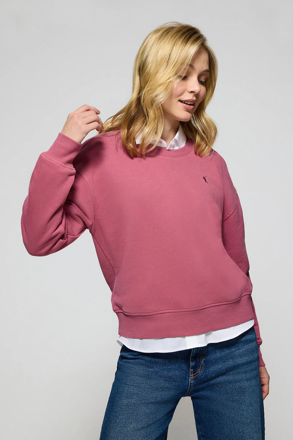 Wine-pink round-neck sweatshirt with Rigby Go embroidered logo