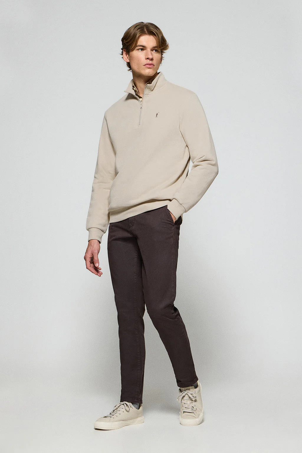 Beige half-zip sweatshirt with Rigby Go embroidered logo - Image 3