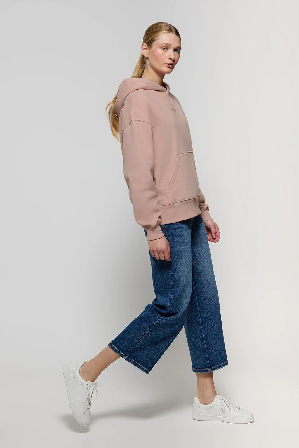Pale-pink Minimal Polo Club hoodie with pockets - Image 4