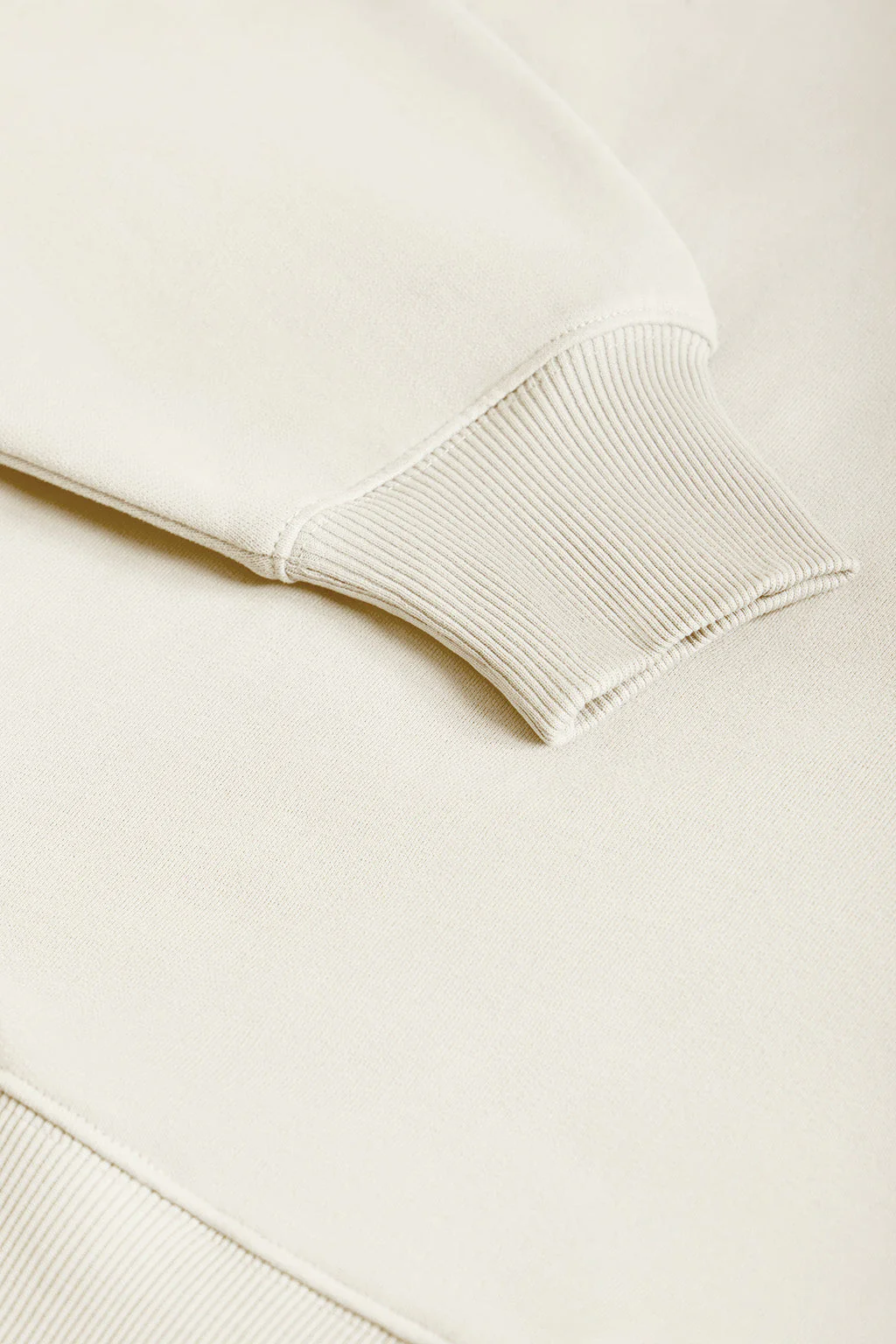 Beige Minimal Polo Club basic sweatshirt with round neck - Image 10