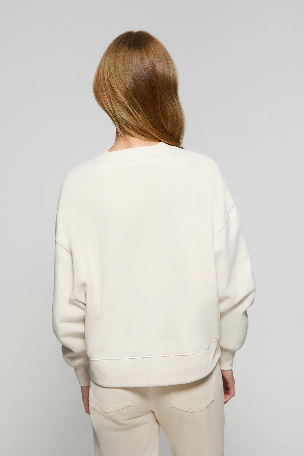 Beige Minimal Polo Club basic sweatshirt with round neck - Image 7