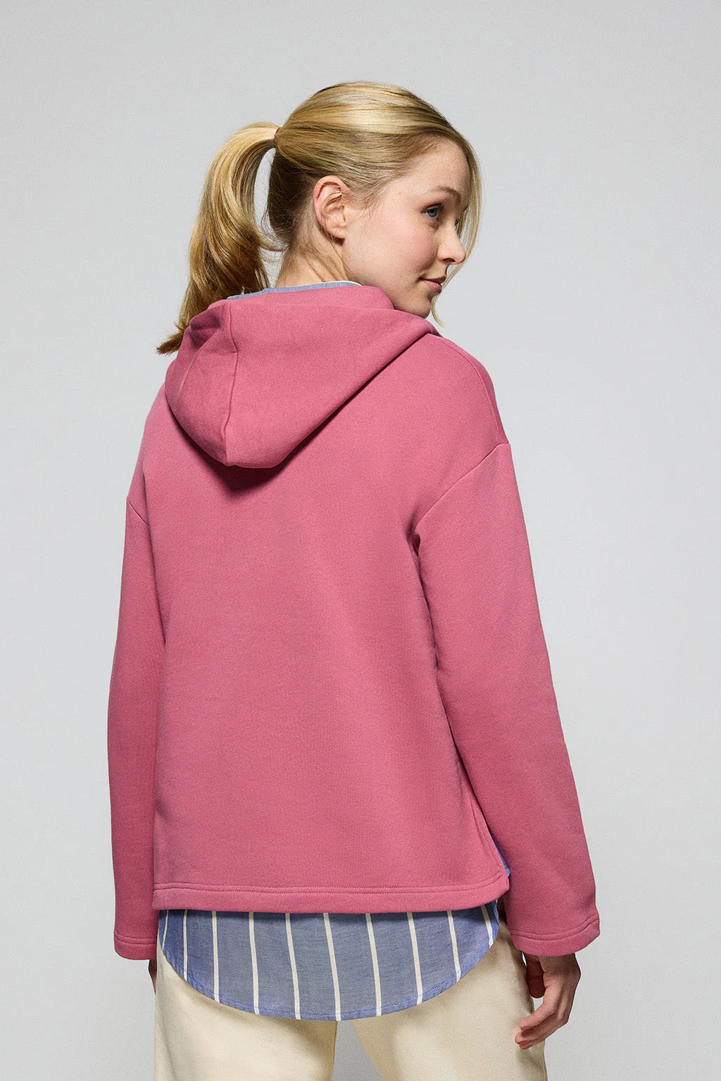 Wine-pink zipped hoodie Sinsajo with Rigby Go logo - Image 4