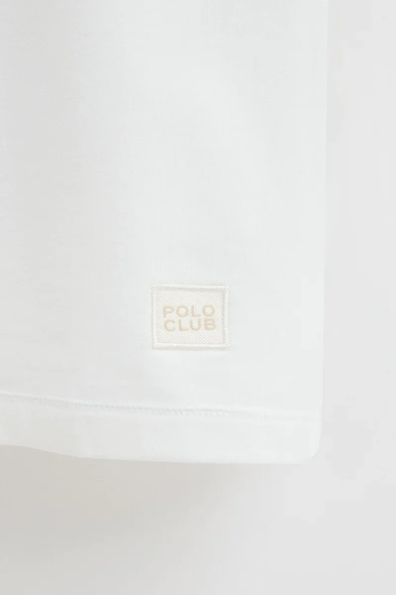 White round-neck T-shirt with Polo Club patch - Image 7