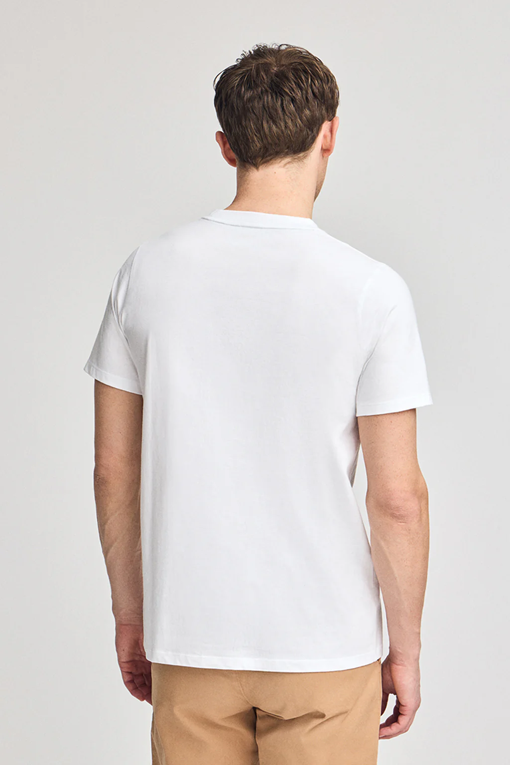 White round-neck T-shirt with Rigby Go rubber embroidery - Image 2