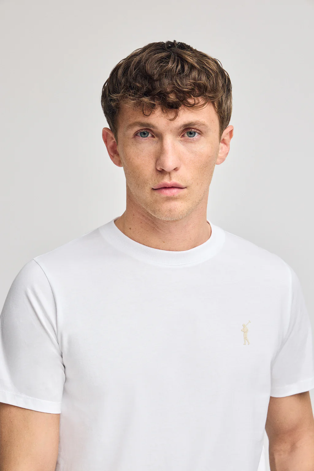 White round-neck T-shirt with Rigby Go rubber embroidery - Image 3