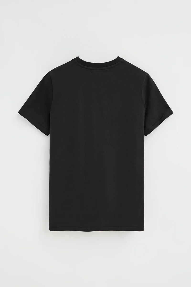 Black short-sleeve T-shirt with Rigby Go rubberised logo - Image 7
