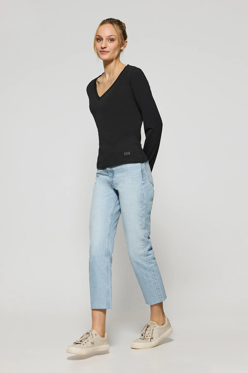 Black V-neck basic tee with rubber logo - Image 4