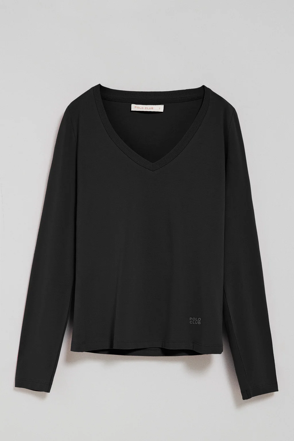 Black V-neck basic tee with rubber logo - Image 5