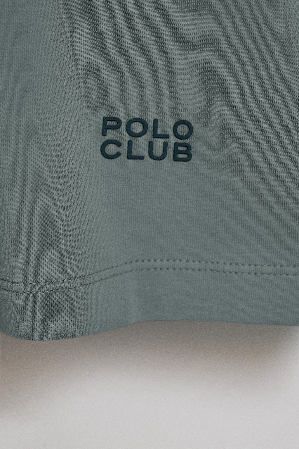 Stone-grey V-neck basic tee with rubber logo - Image 6