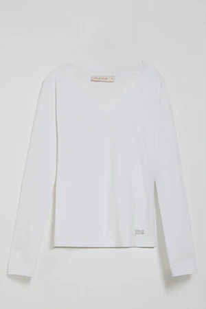 White V-neck basic tee with rubber logo - Image 8