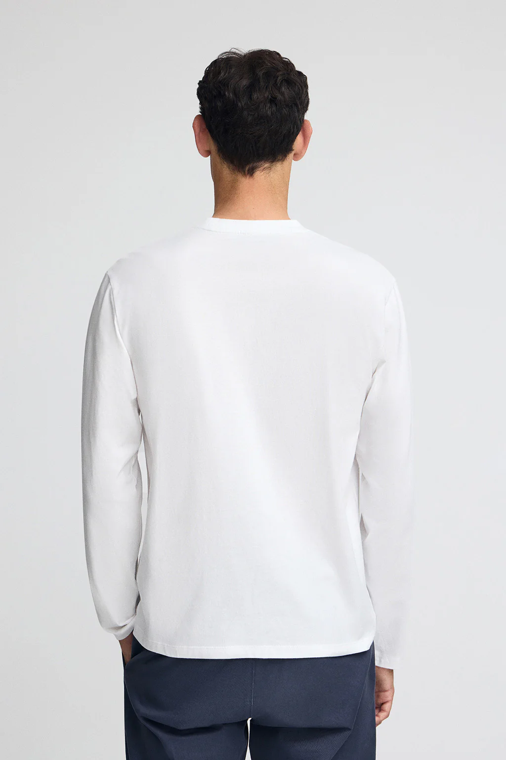 White long-sleeve T-shirt with Polo Club branded patch - Image 5