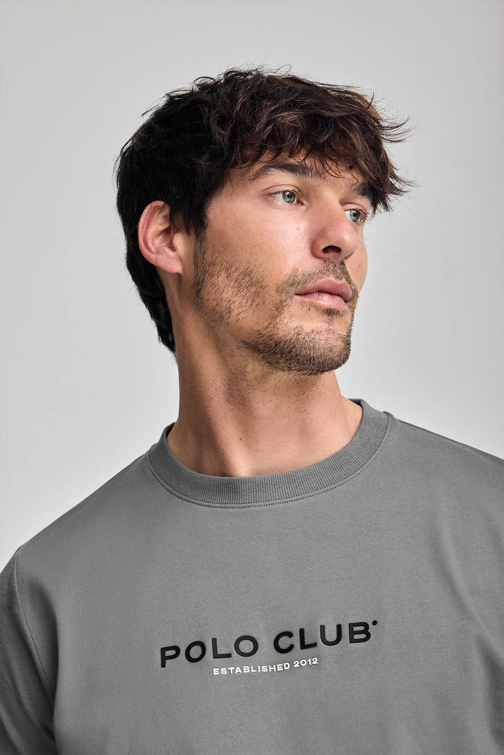 Asphalt-grey round-neck T-shirt with rubber logo - Image 3
