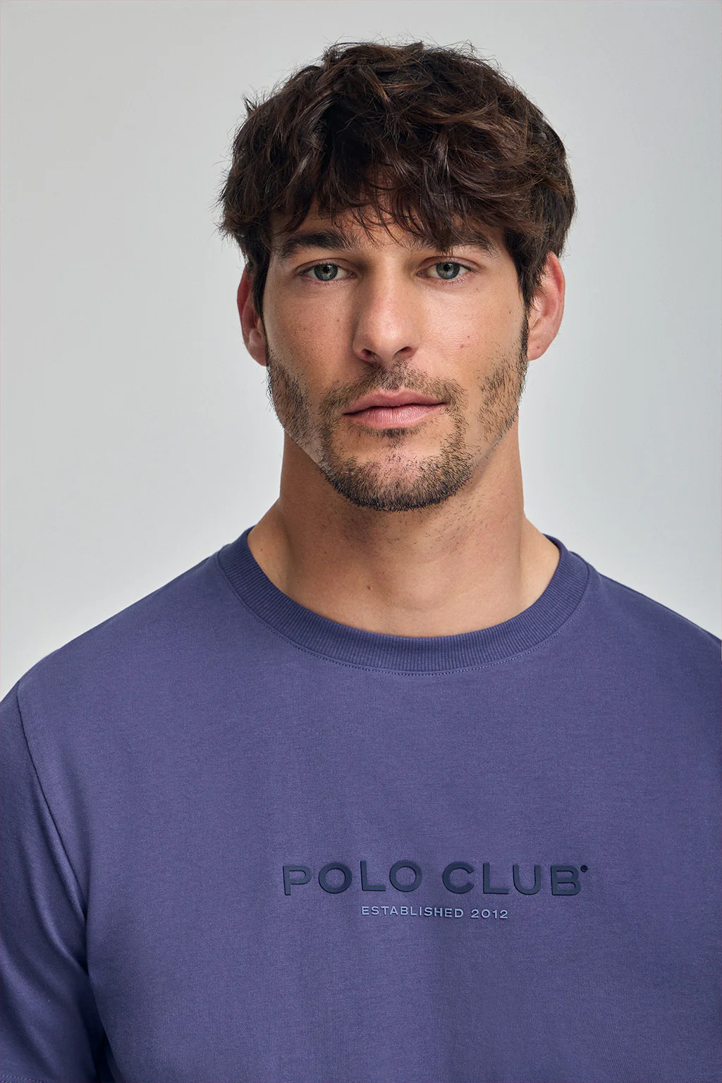 Blue-violet round-neck T-shirt with rubber logo - Image 3