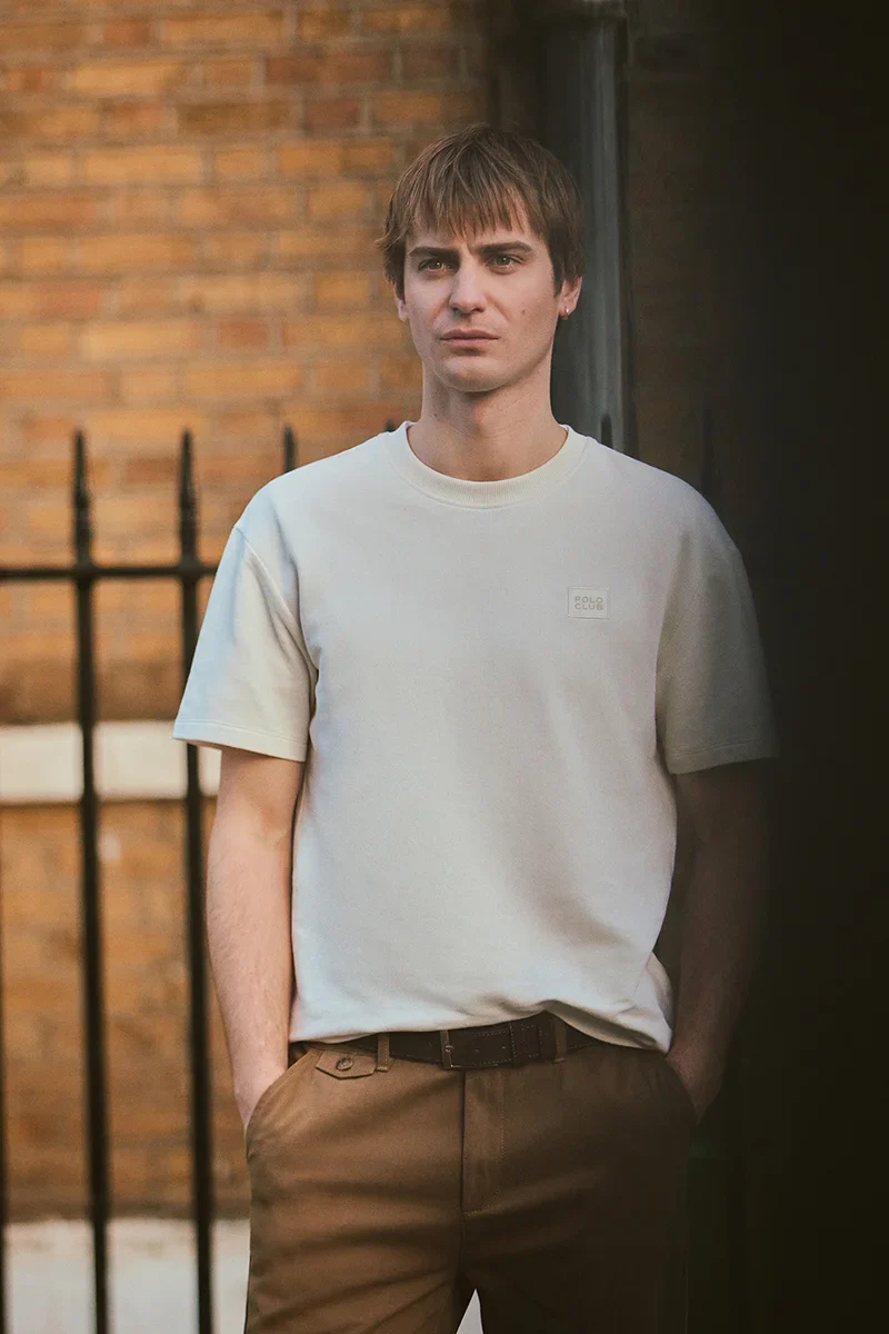 Nude micro-textured T-shirt with Polo Club patch - Image 5