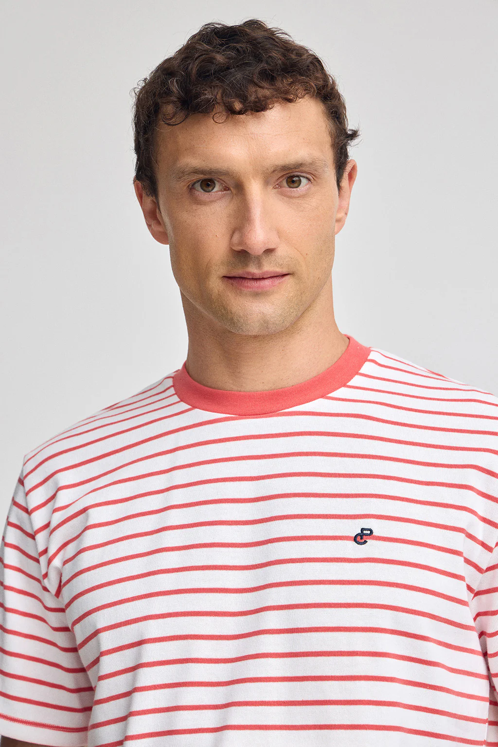 Coral and beige striped T-shirt with embroidered monogram - Image 3