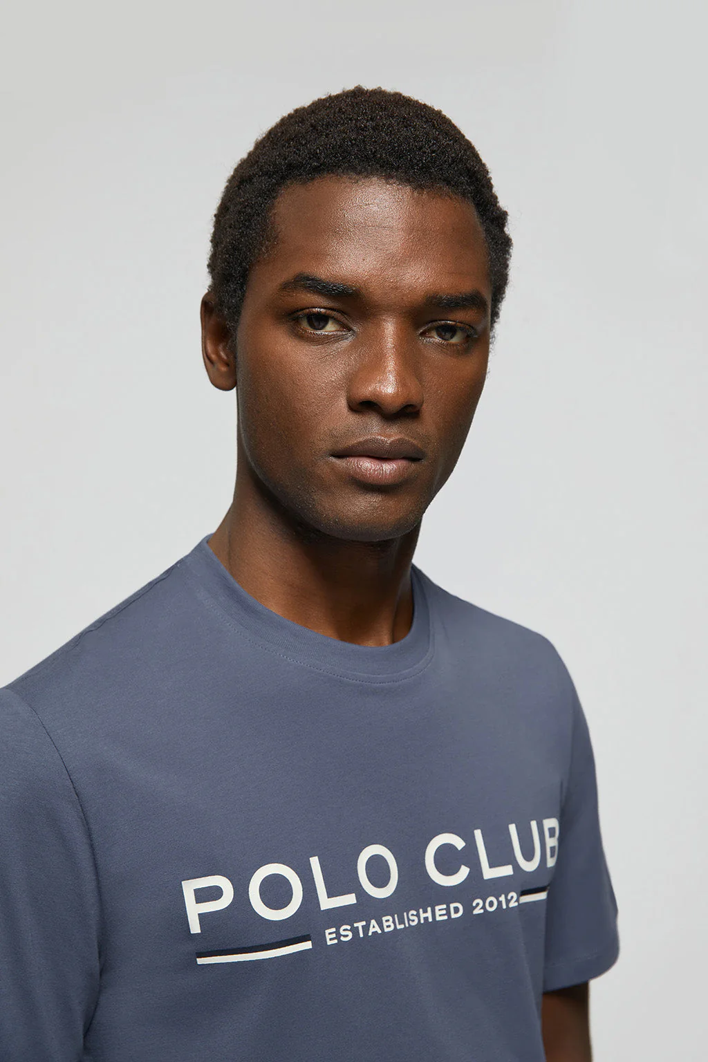 Denim-blue basic T-shirt with chest iconic print - Image 4