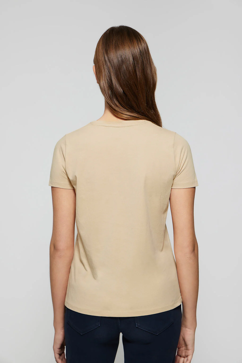 Sandy basic T-shirt with chest iconic print - Image 4